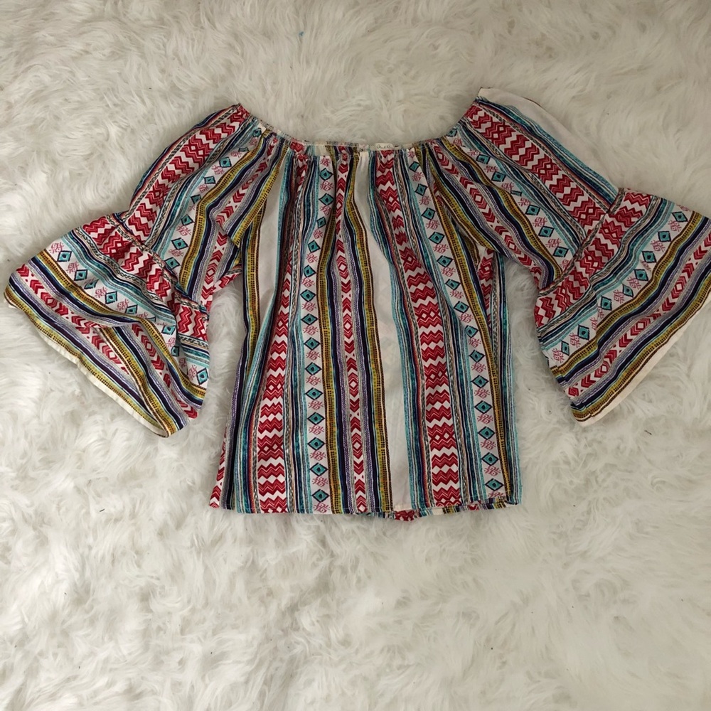 70’s bell sleeve off-shoulder printed top